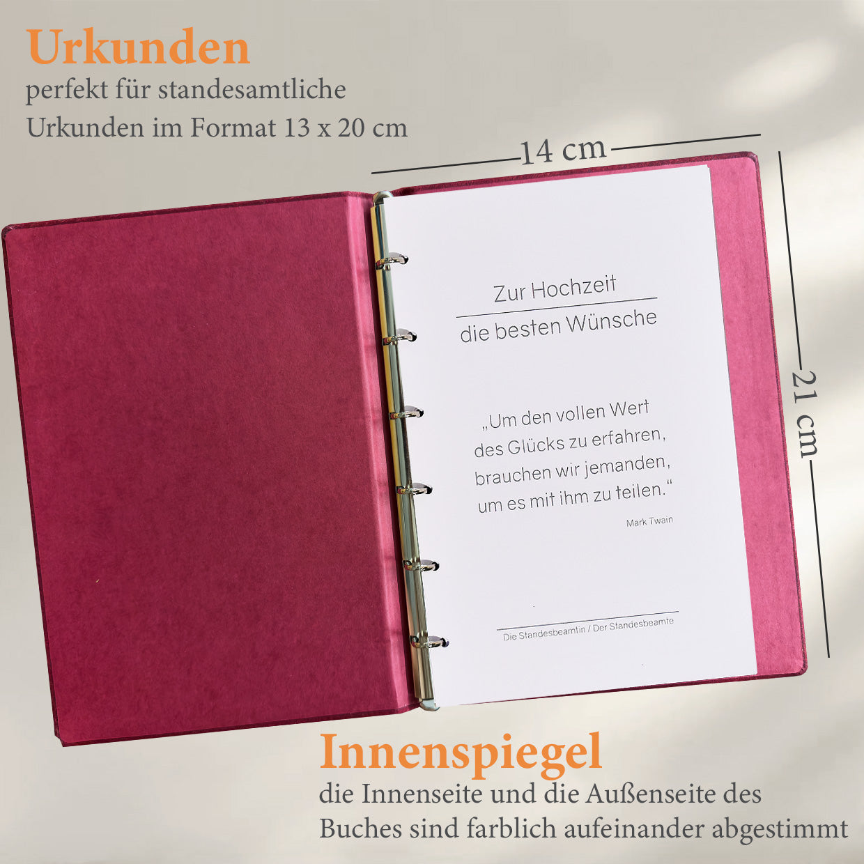 Die Innenseite von dem Premium Stammbuch Adell aus hochwertigem Pferdeleder in dunkelrot mit Blinkprägung.