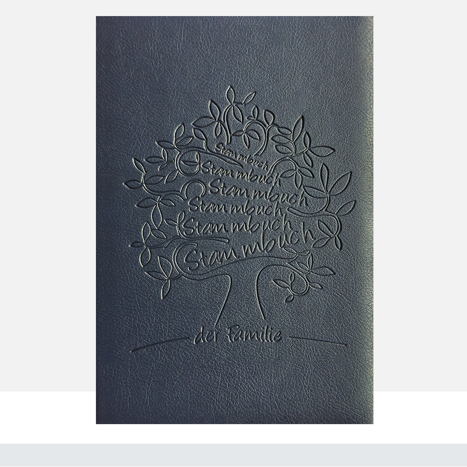 Nachhaltiges Stammbuch Otfried aus biologisch abbaubarem Apfelleder in Dunkelblau, mit geprägtem Baum-Motiv und ressourcenschonender Blinkprägung, Frontalansicht